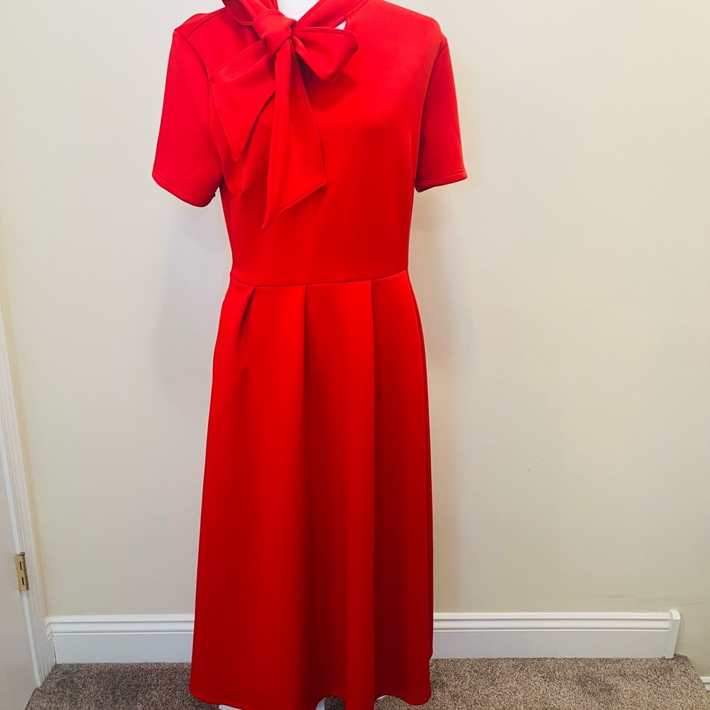 Elegant Red Dress with Bow Detail